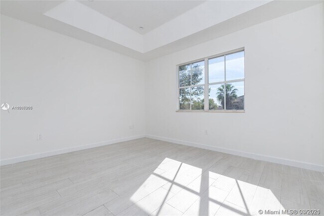 Building Photo - 15244 SW 9th Way