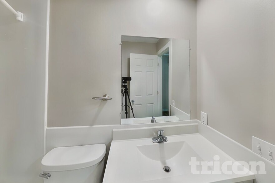 Building Photo - 13548 Dan Patch Dr