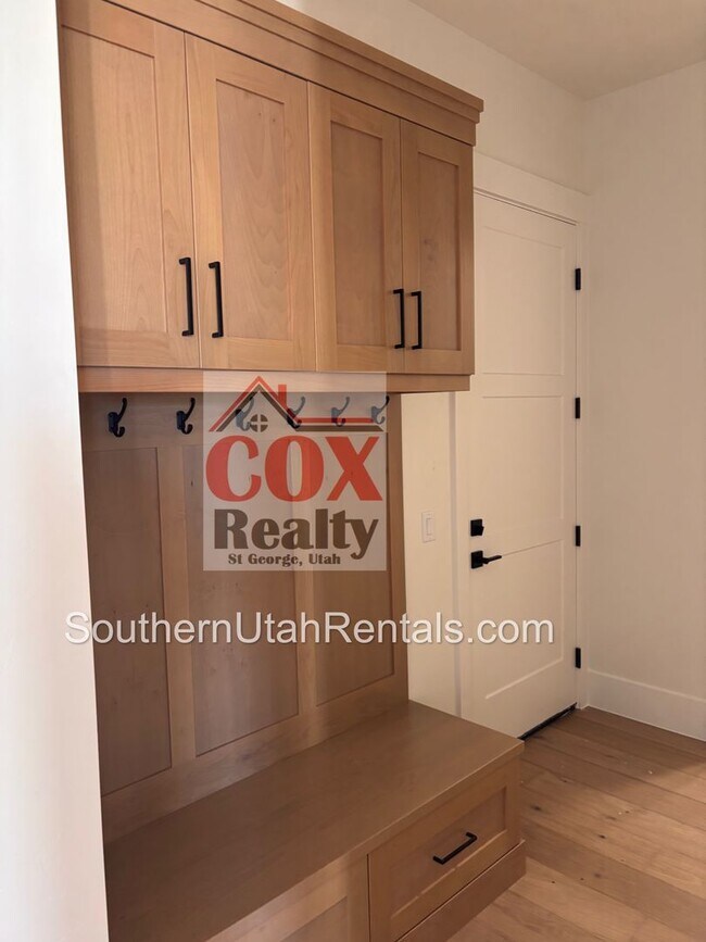 Building Photo - BRAND NEW 6 bed  | 4 bath | 3 car garage c...