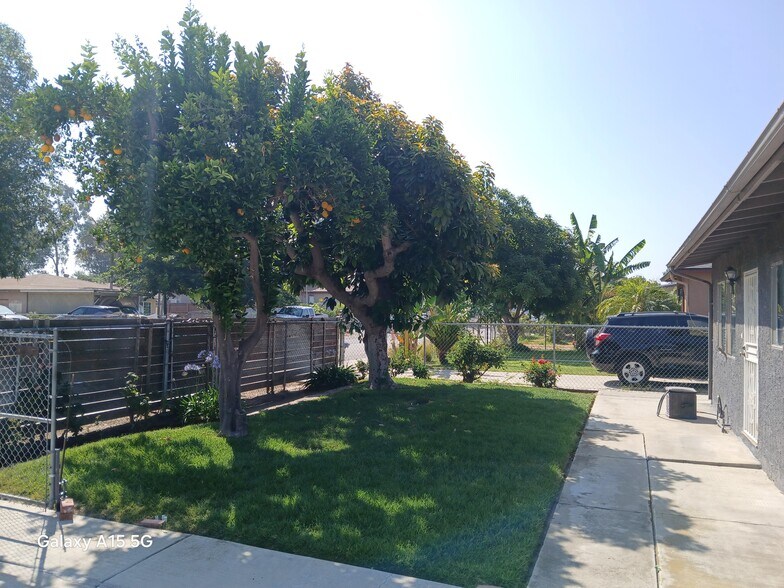 Building Photo - 15450 Country Club Dr