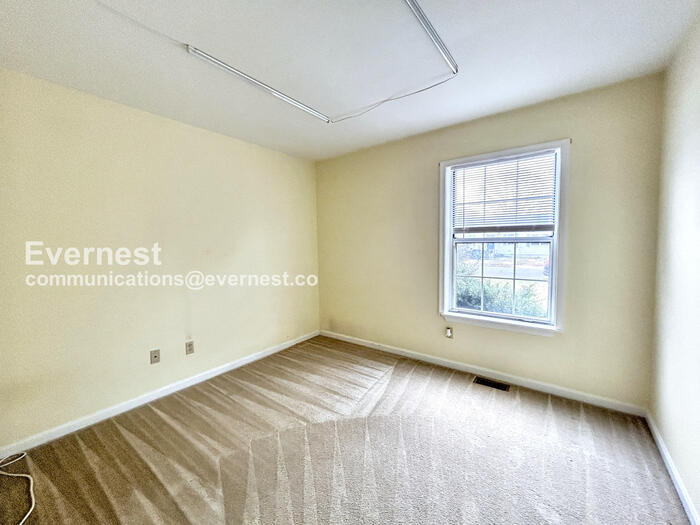 Building Photo - 217 Mimosa Ave