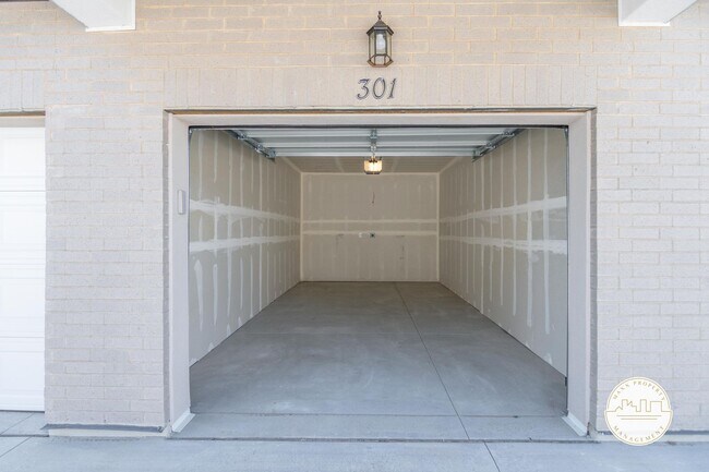 Building Photo - 3-Bed 2-Bath Condo In Lehi With Luxurious Amenities!