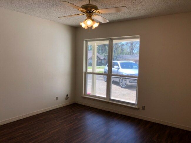 Building Photo - 4816 Gretna Green Ln
