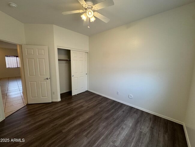 Building Photo - 3323 E Roadrunner Dr