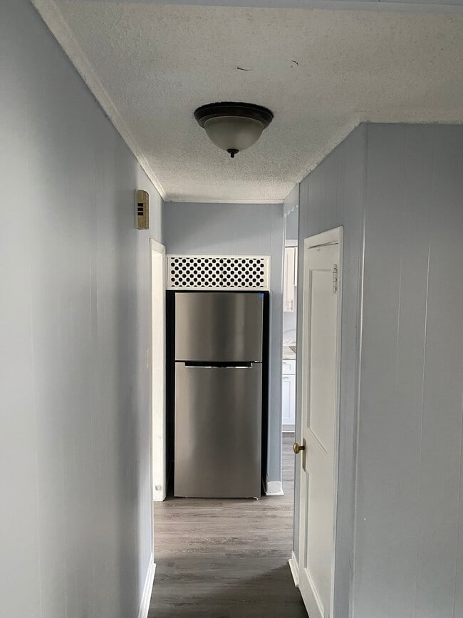 Building Photo - 6254 Everett Ave