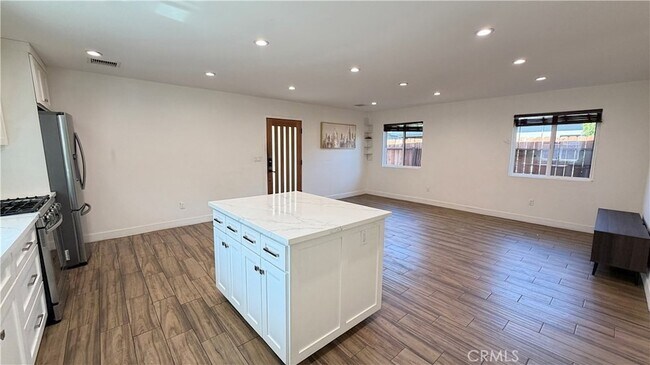 Building Photo - 7257 Wilbur Ave