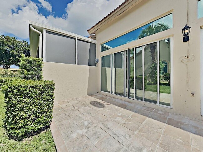 Building Photo - 8101 Madison Lakes Cir S