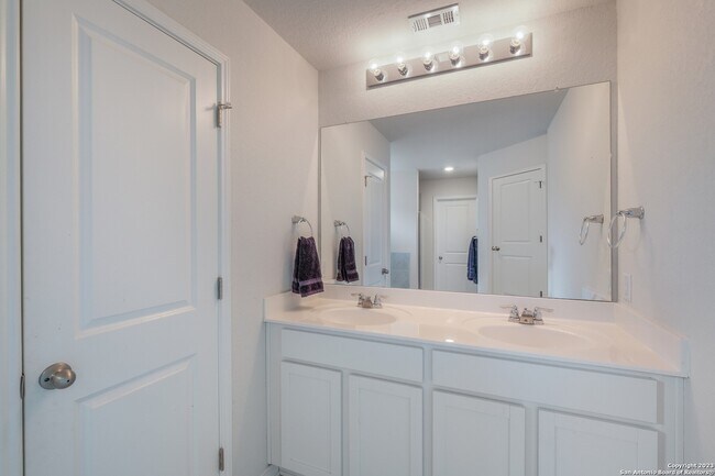 Building Photo - 13129 Needle Grass