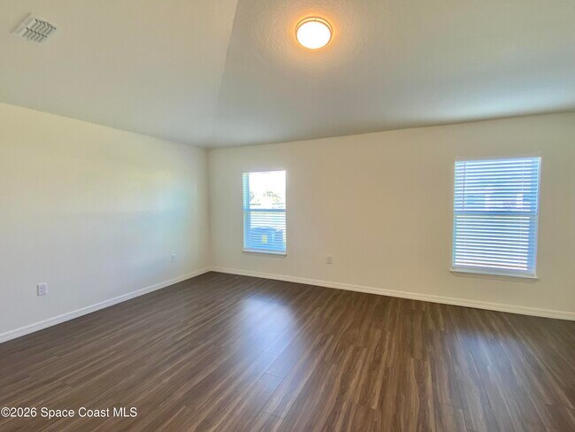 Building Photo - 1210 Dania Cir