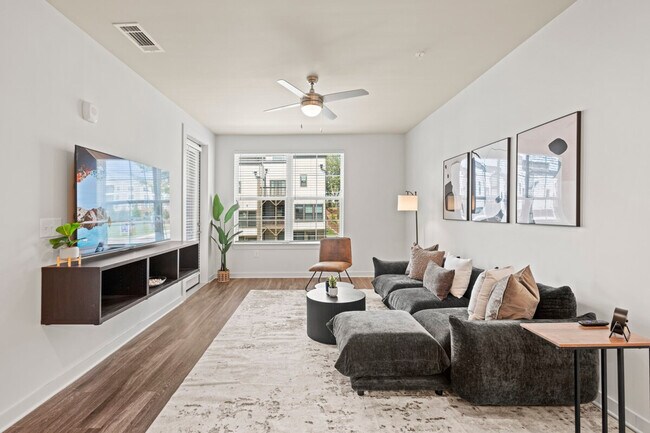 Building Photo - 2048 Bolton Dr NW