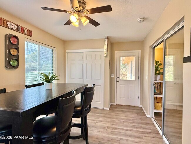 Building Photo - 4871 Butterfly Dr