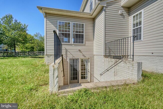 Building Photo - 42245 Sweet Ct