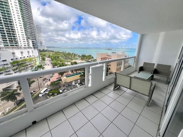 Building Photo - 1717 N Bayshore Dr