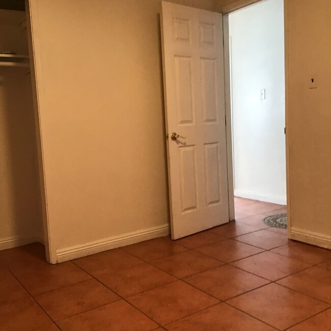 Building Photo - 3 Bedroom Home - Move in Special $200.00 o...