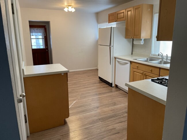 Building Photo - 3280 S Sherman St