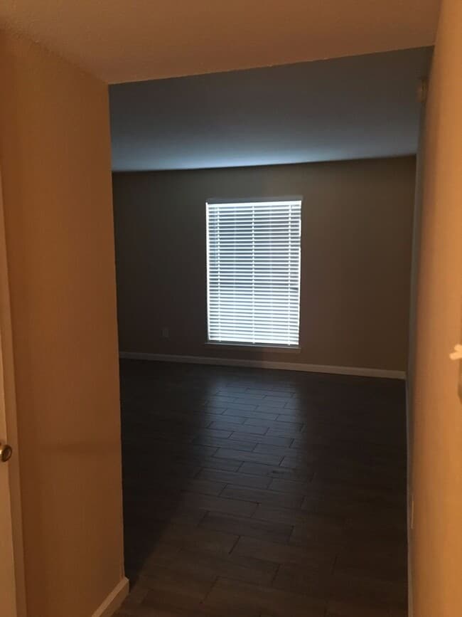 Building Photo - 3 BR 2 BA Condo - Downstairs