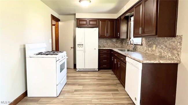 Building Photo - 6036 Tam O Shanter Dr