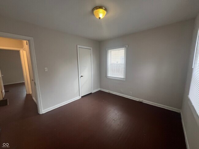 Building Photo - 3915 Hillside Ave