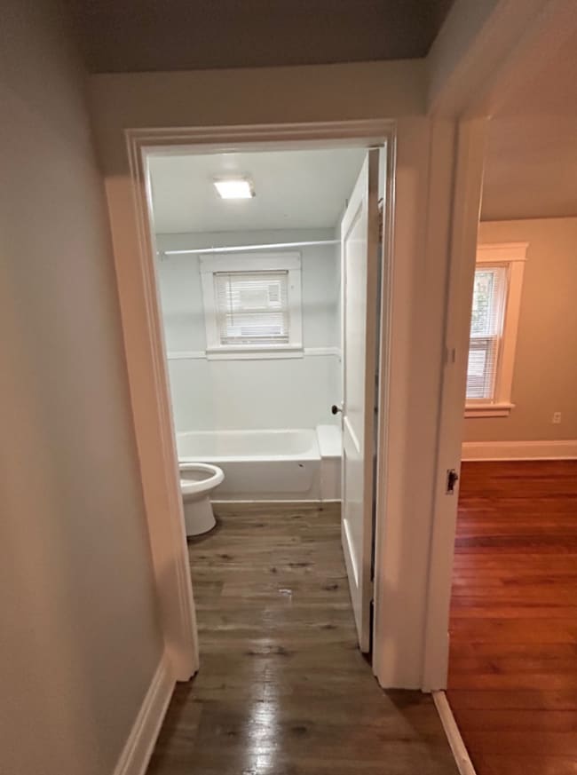 Building Photo - 15815 Parkgrove Ave