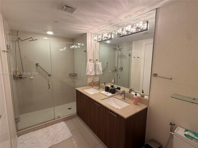 Building Photo - 5300 Paseo Blvd
