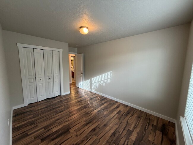 Building Photo - Perfect 4 bed 2.5 ba home in the desirable Sundance Subdiv. off McMillan & Meridian Rd.