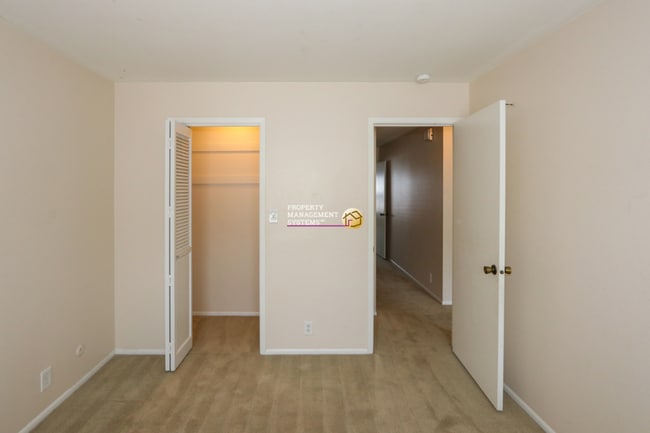 Building Photo - 601 E 4010 S