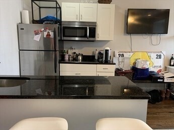 Building Photo - 62 W Rutland Square