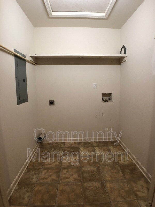 Building Photo - 13440 Lonnie Wascom Dr