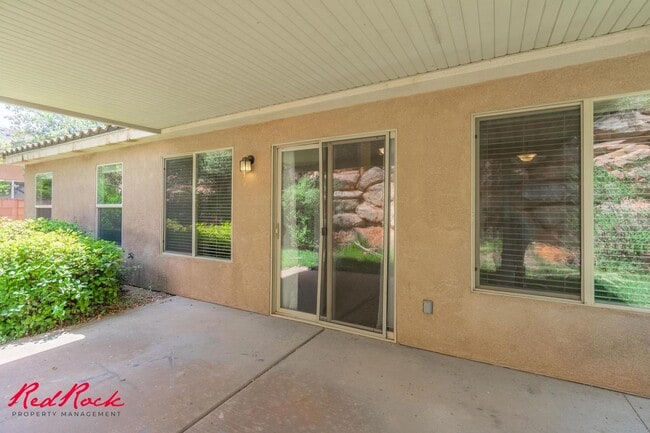 Building Photo - Partially Furnished 3 Bedroom Home with Co...