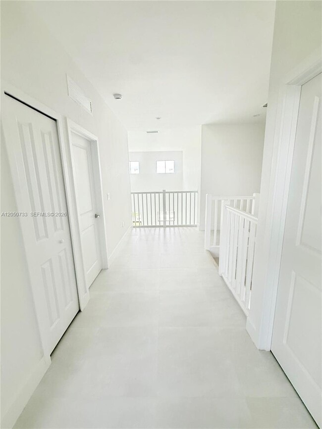 Building Photo - 32242 SW 194th Ave