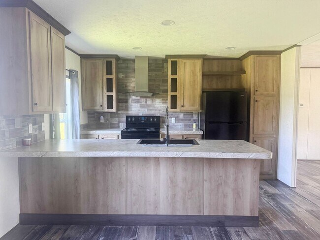 Building Photo - Spacious 4-Bedroom Home on 1 Acre in Peaceful Rickman Setting