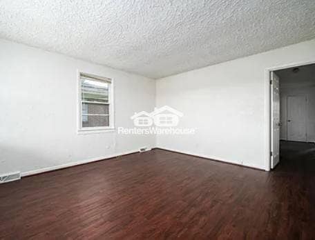 Building Photo - Charming 3-bedroom, 1.5-bathroom house in ...