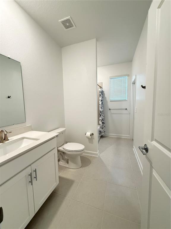 Building Photo - 7117 Dilly Lake Ave