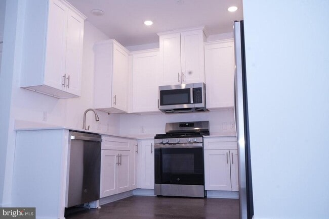 Building Photo - 120 Stoutsburg Blvd