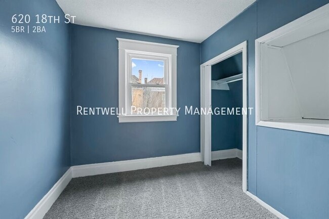 Building Photo - 620 18th St