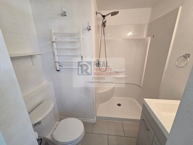 Building Photo - Recently remodeled 3 bedroom, 2.5 bath home