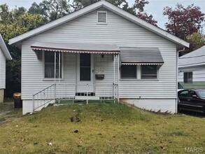 Building Photo - 8709 Alva Ave