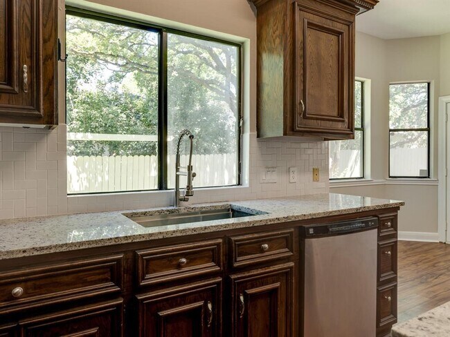 Building Photo - 3944 Kristencreek Ln