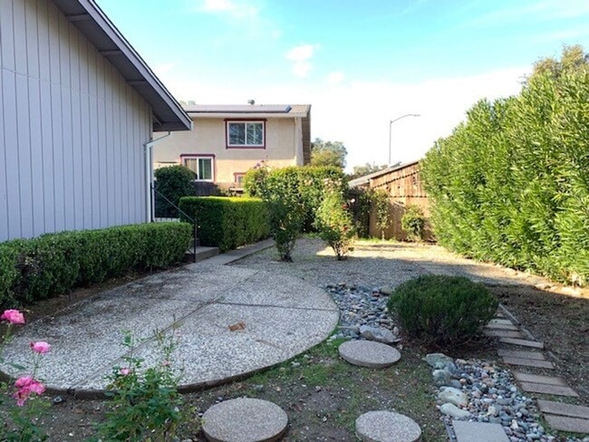 Building Photo - Lovely 3-Bedroom Home on a Cul-De-Sac in Fair Oaks