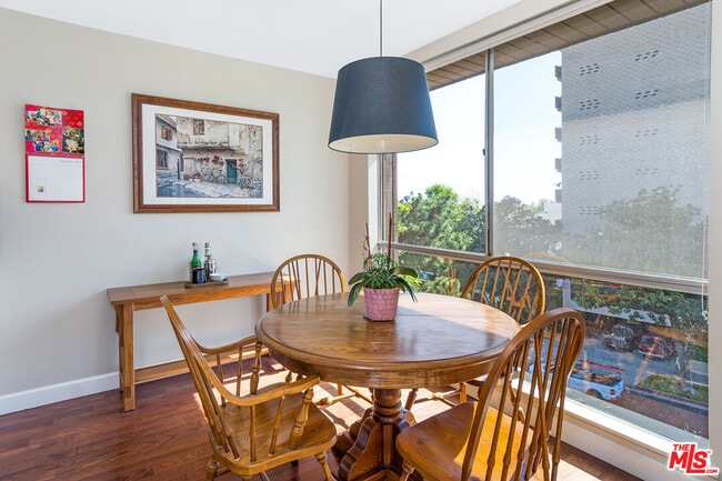 Building Photo - 1340 S Beverly Glen Blvd