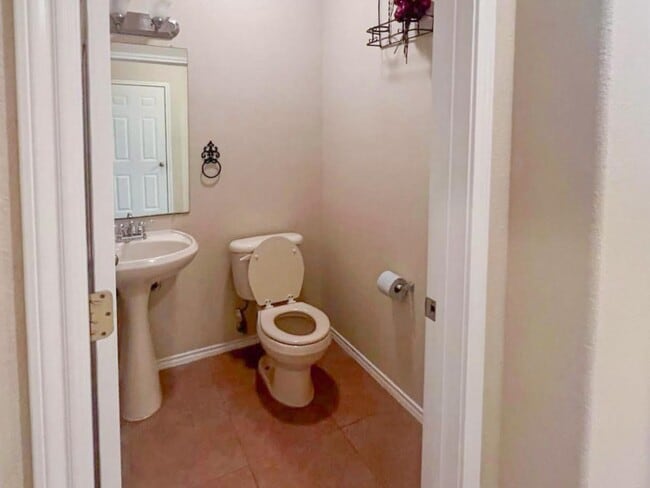 Building Photo - 332 Kahlo Loop