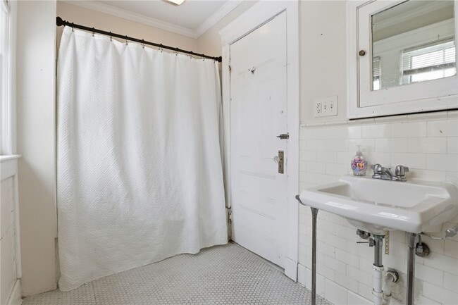 Building Photo - 98 Barrington St