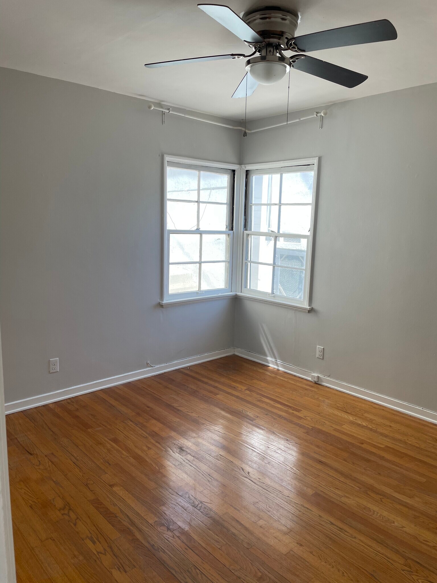 Bedroom 1 - 2669 Waverly Dr