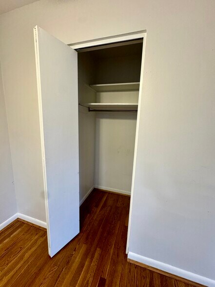 Building Photo - 7803 Lake Ave