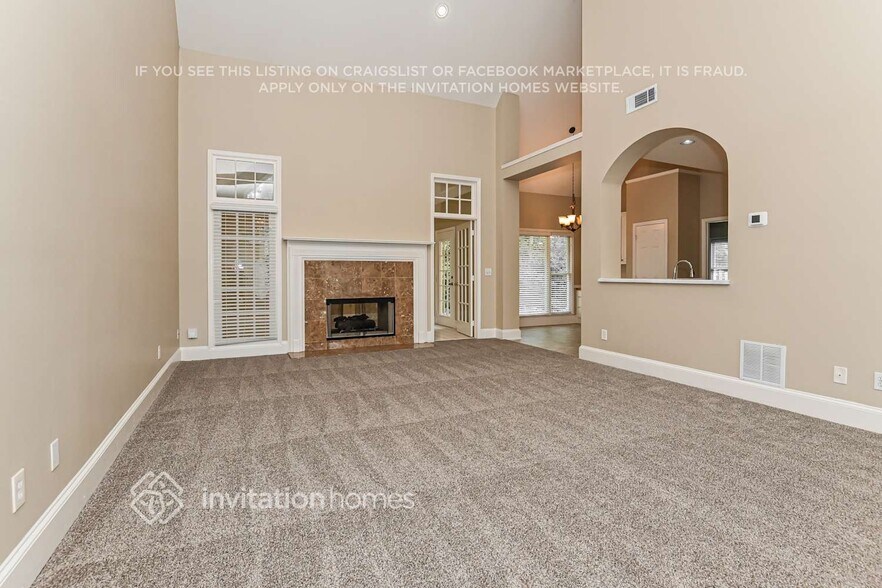 Building Photo - 2025 Fairway Cl Terrace
