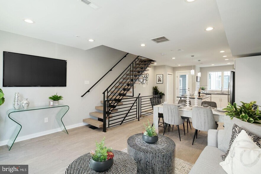 Building Photo - 815 Perkiomen St