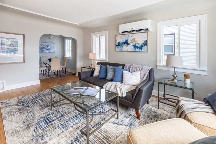 Living Area - 5246 21st Ave SW