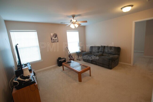 Building Photo - 2200 Thomas Kenney Dr