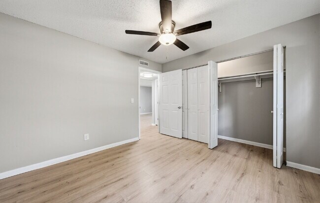 Building Photo - Expansive 2BR Downstairs Apartment Featuring a Fresh Remodel and Stainless Steel Essentials.