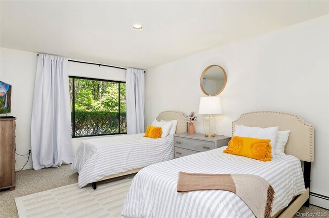 Building Photo - 24 N Quarter Rd